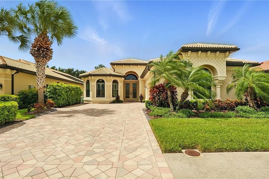 23484 Sanabria Loop, Bonita Springs, FL 34135