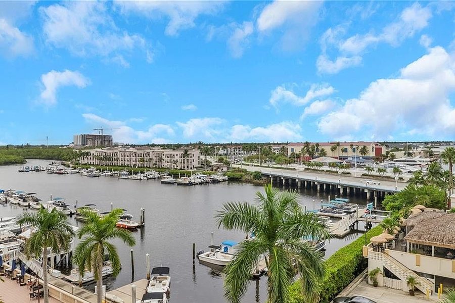 450 Bayfront Pl #4509, Naples, FL 34102
